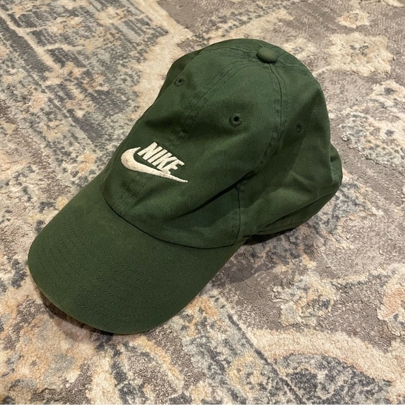 Nike Forest Green Cap - Picture 1 of 3